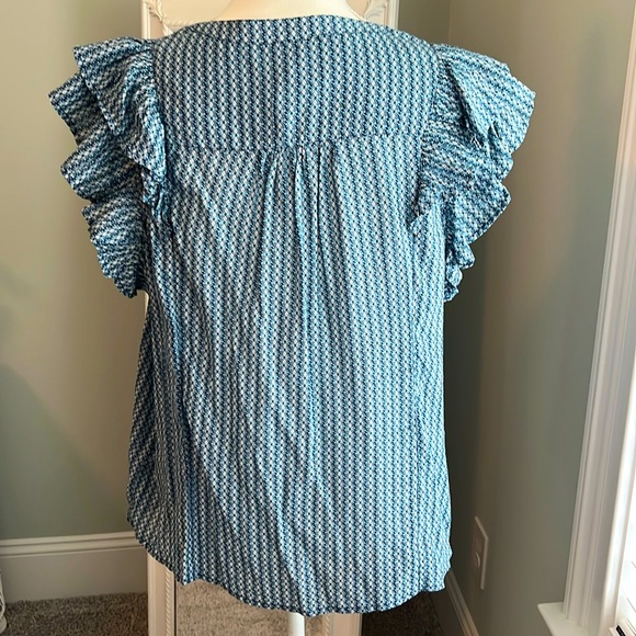 NWT Vineyard Vines Button Front Flutter Sleeve top, size L. - Picture 2 of 10